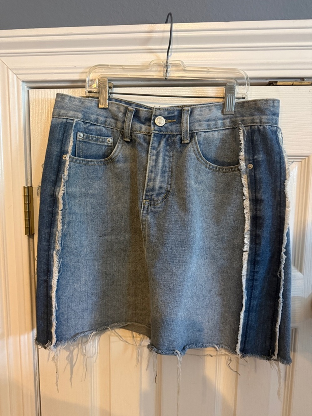 Chelsea & Violet Two-Tone Blue Frayed Denim Mini Skirt